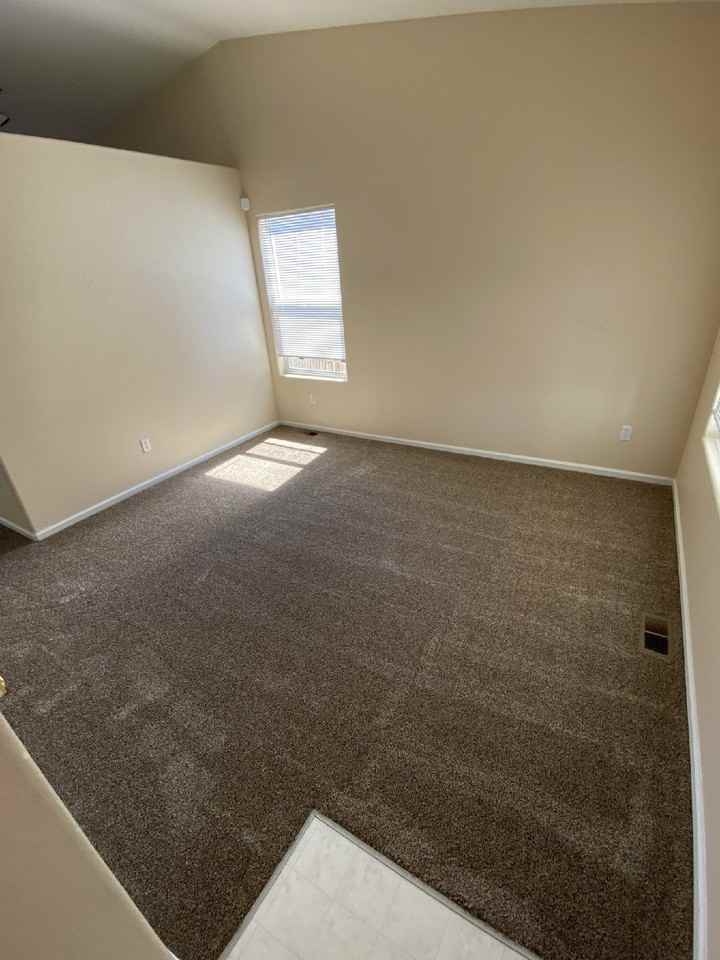 21779 Silver Meadow Ln - Photo 3 of 28