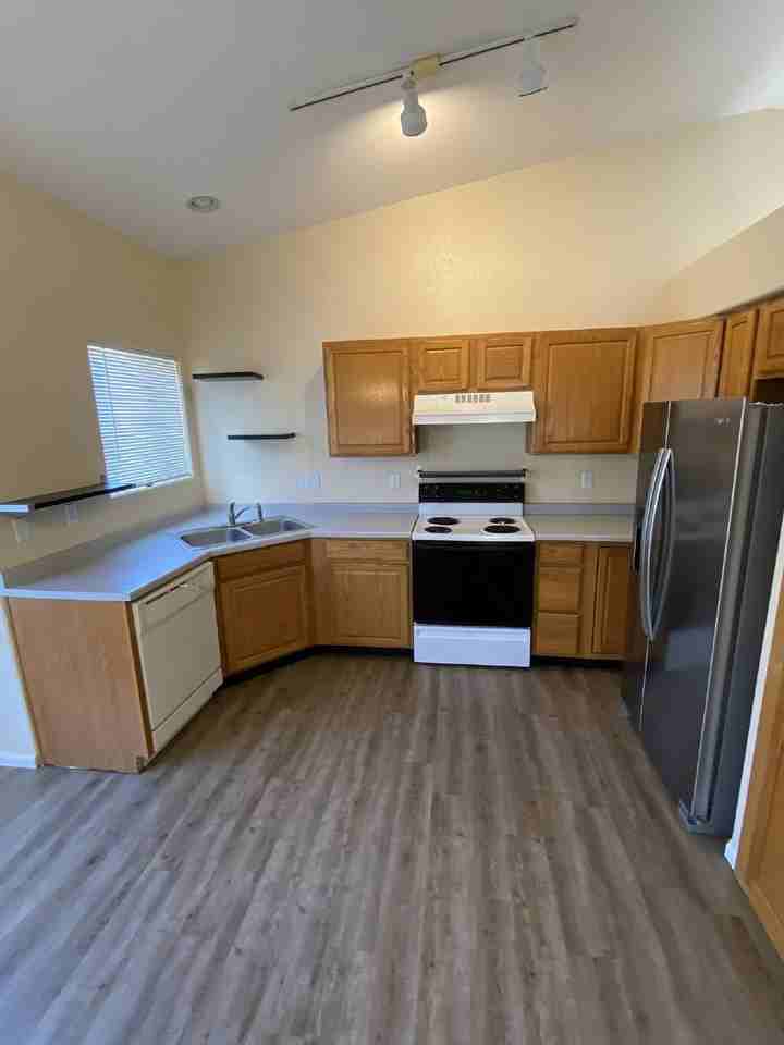 21779 Silver Meadow Ln - Photo 5 of 28