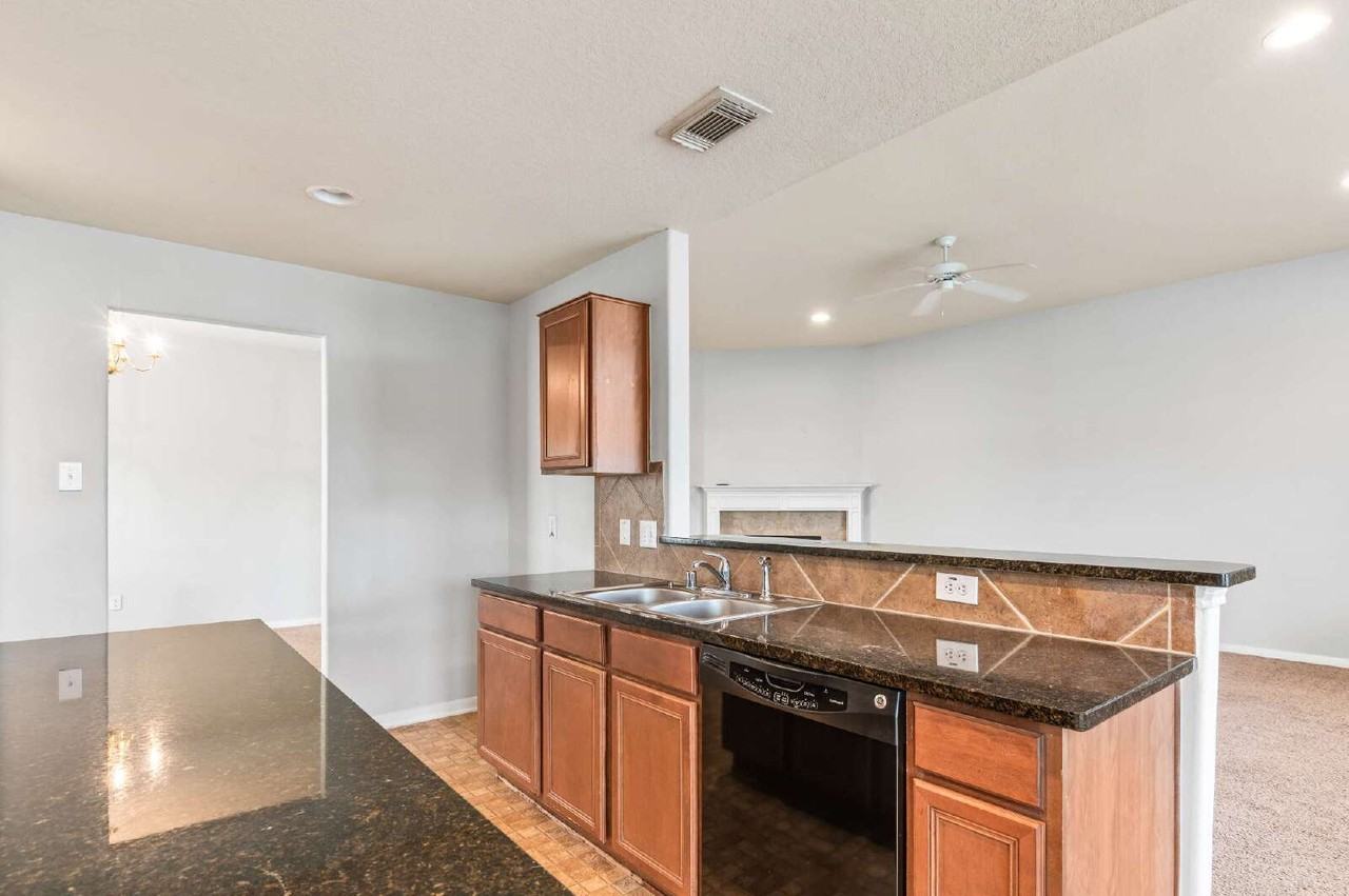 18510 By The Lake Ct - Photo 3 of 20