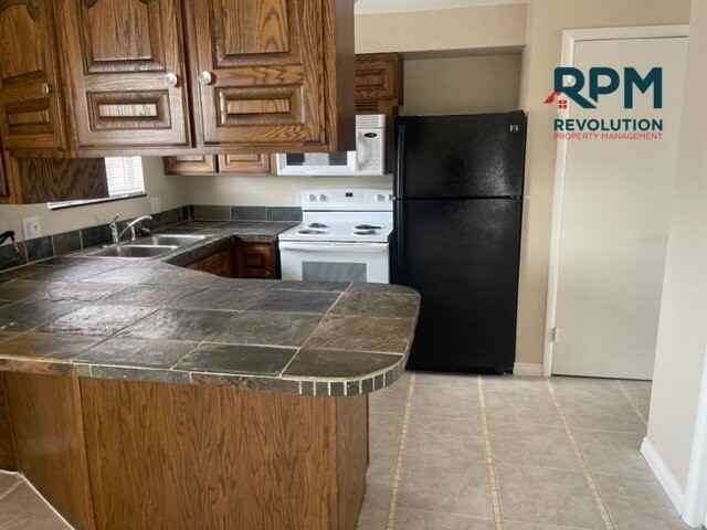 1085 Custer Ave - Photo 7 of 16