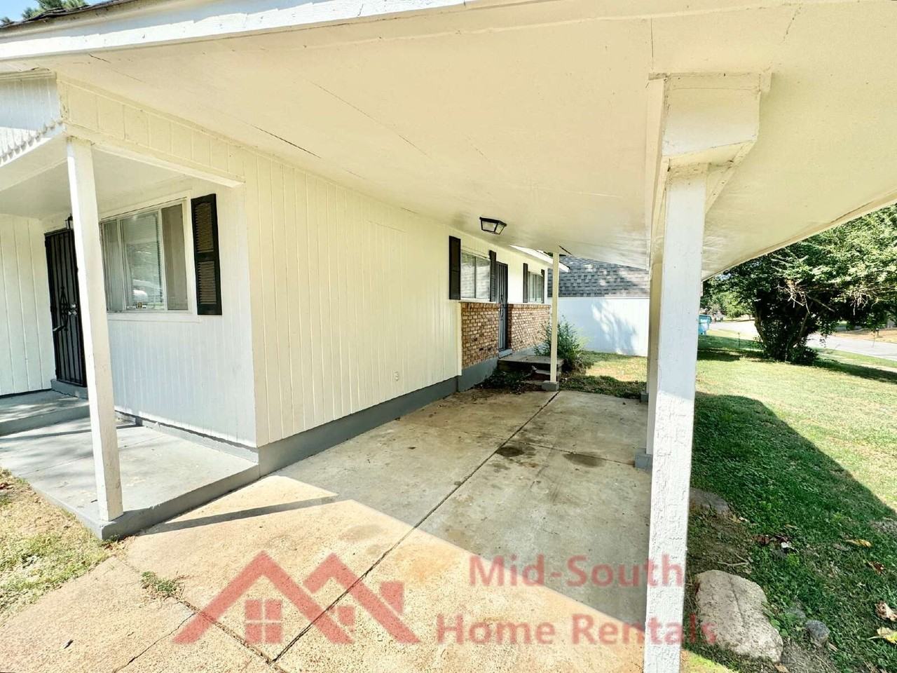 2452 Debby Cv - Photo 3 of 24