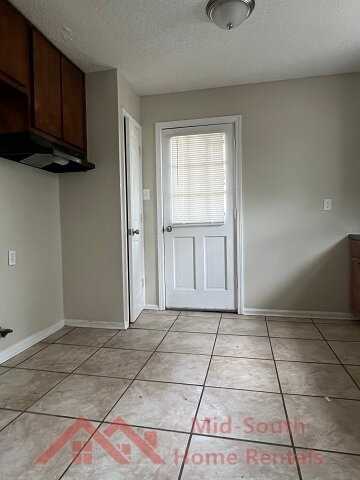 3111 Harvester Ln - Photo 7 of 17
