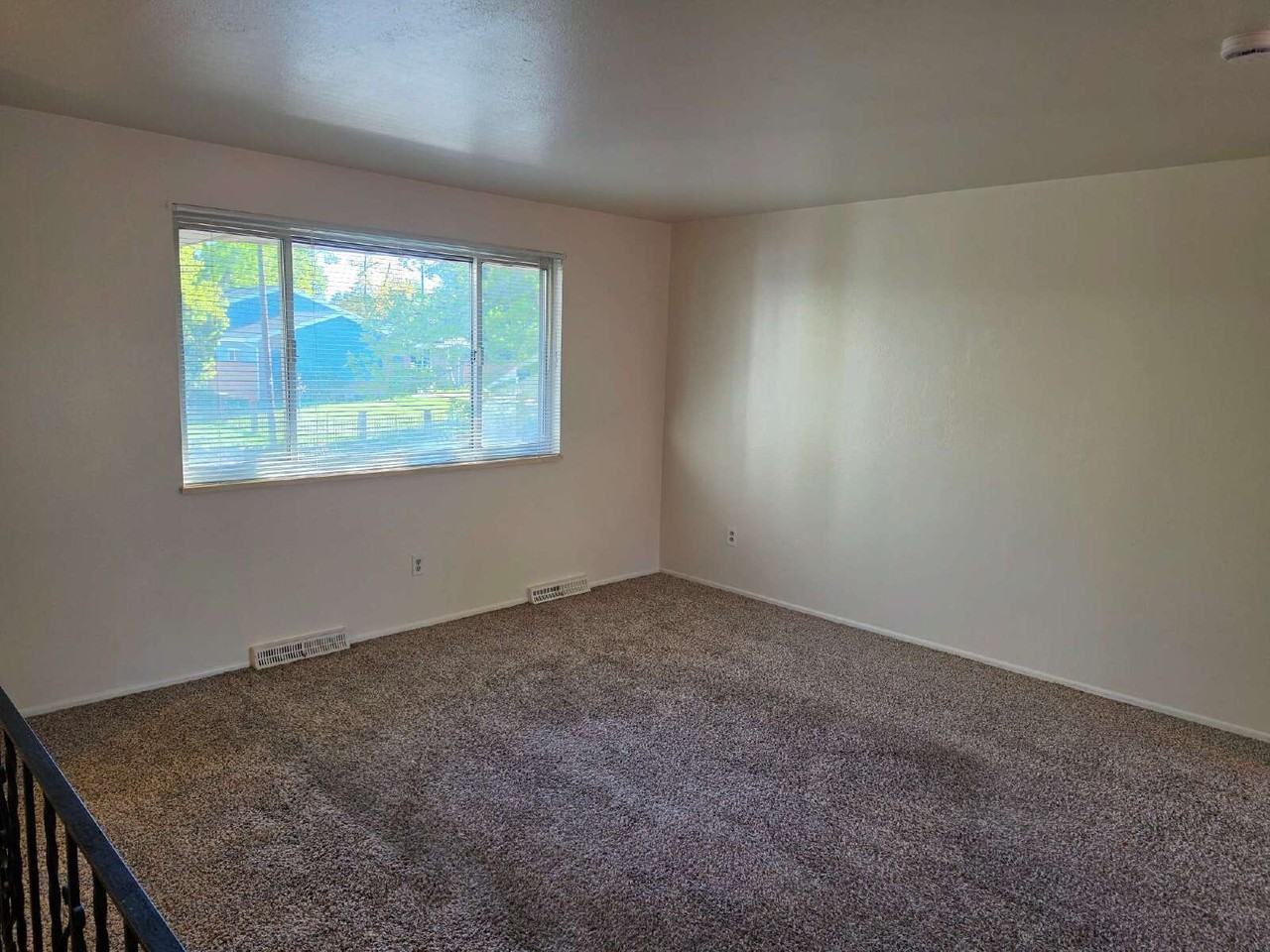12662 E Ohio Ave - Photo 3 of 23