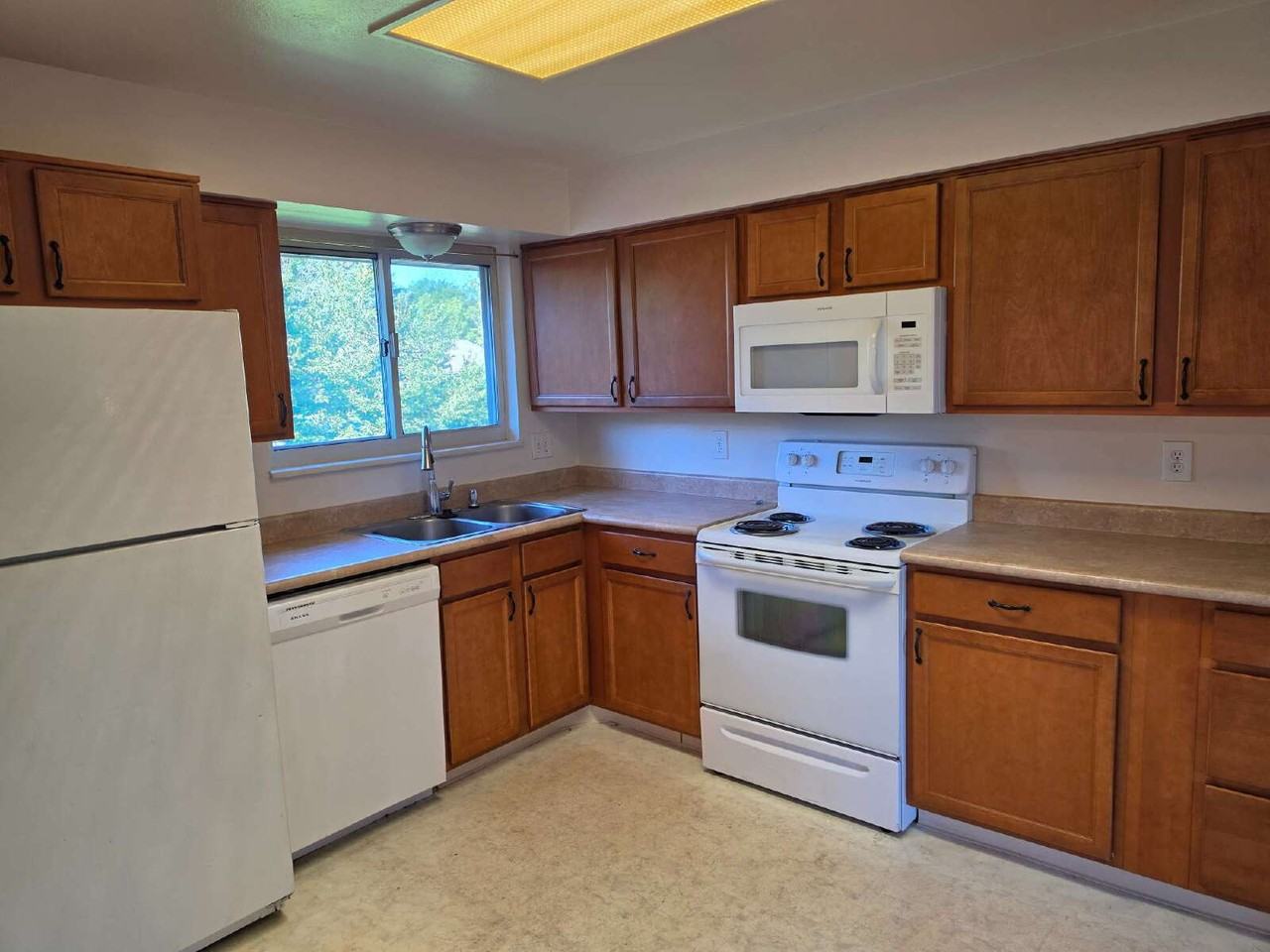 12662 E Ohio Ave - Photo 7 of 23