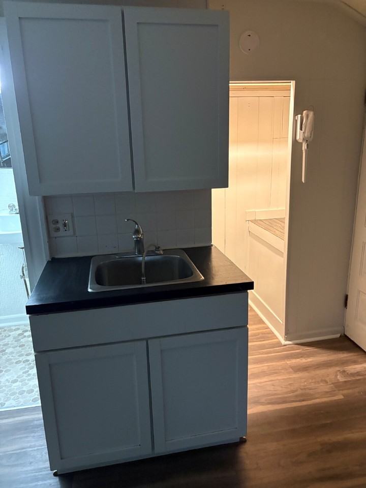 1177 Chapin Ave - Photo 2 of 7