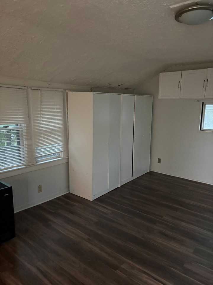 1177 Chapin Ave - Photo 5 of 7