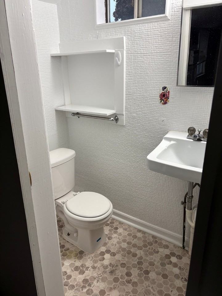 1177 Chapin Ave - Photo 7 of 7