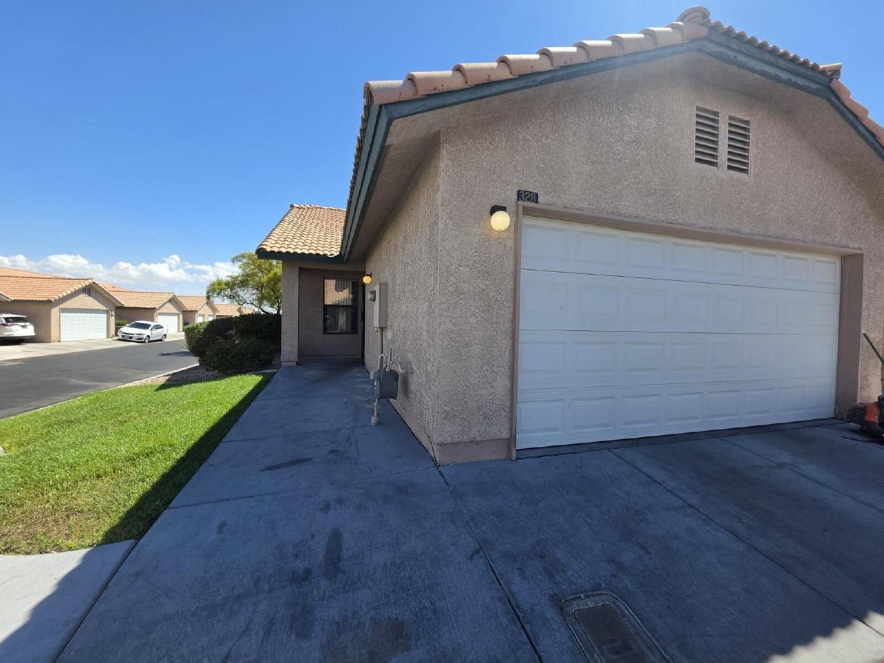 328 Caracas Dr - Photo 7 of 11