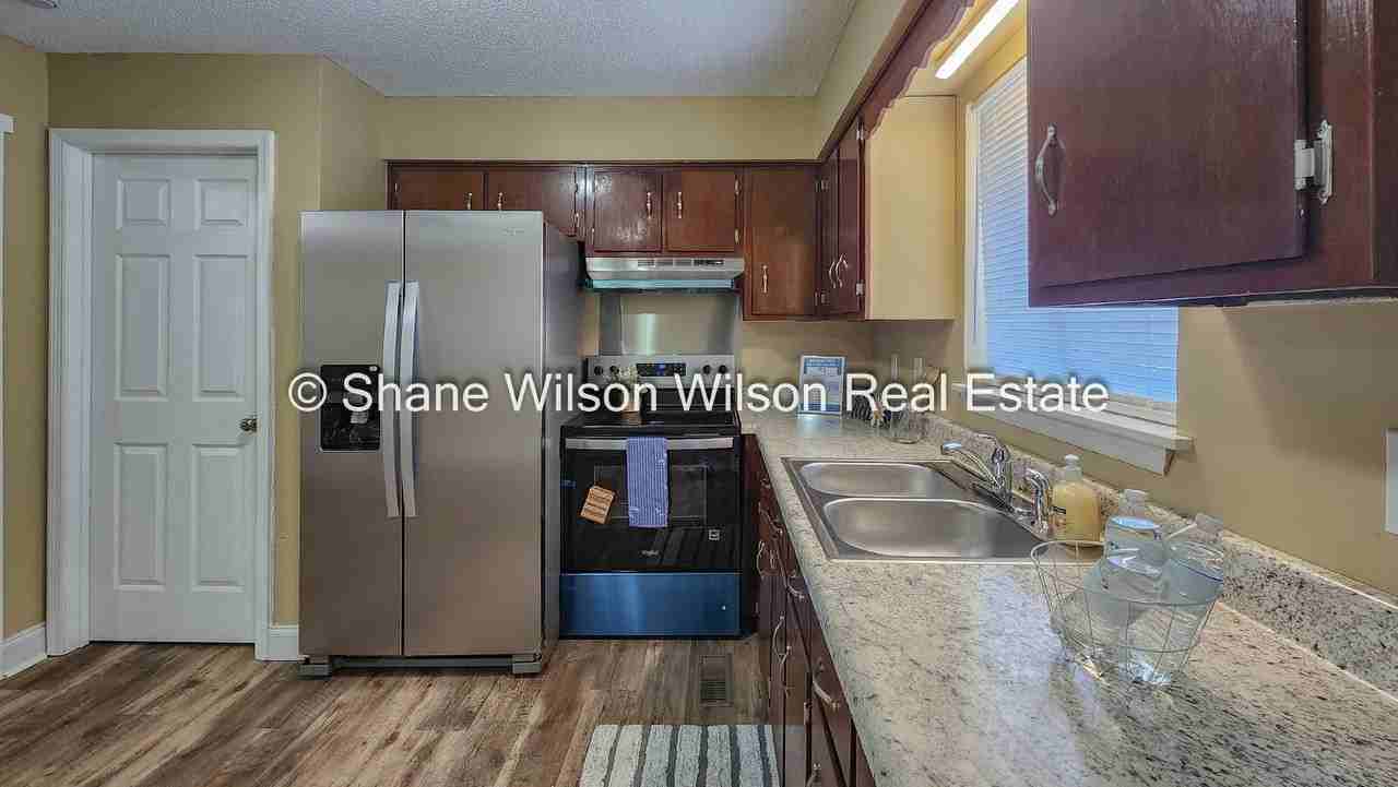 103 Laurelwood Cir - Photo 2 of 22