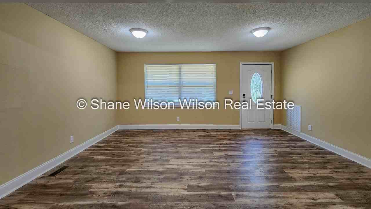 103 Laurelwood Cir - Photo 3 of 22