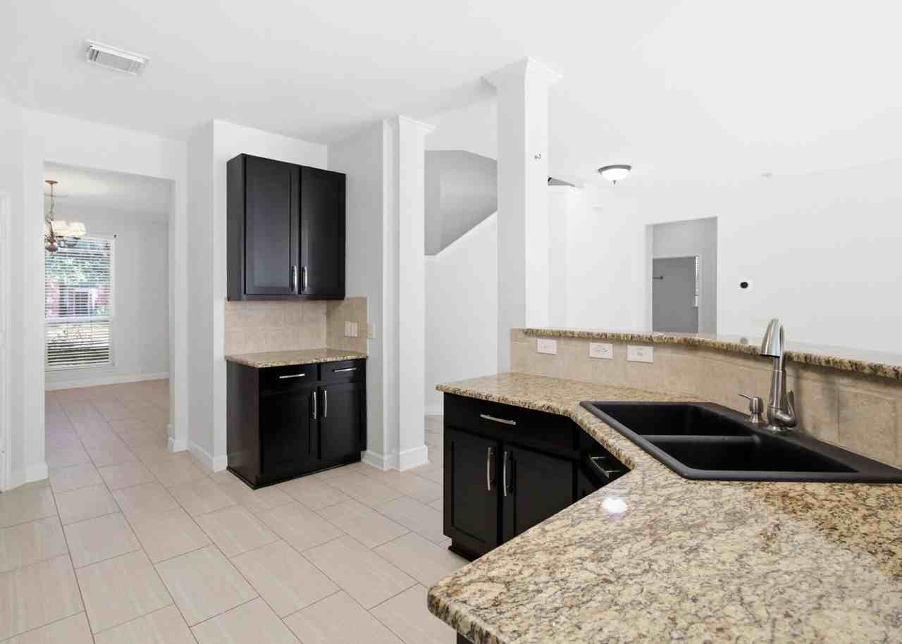 4520 Union Creek Dr - Photo 7 of 34