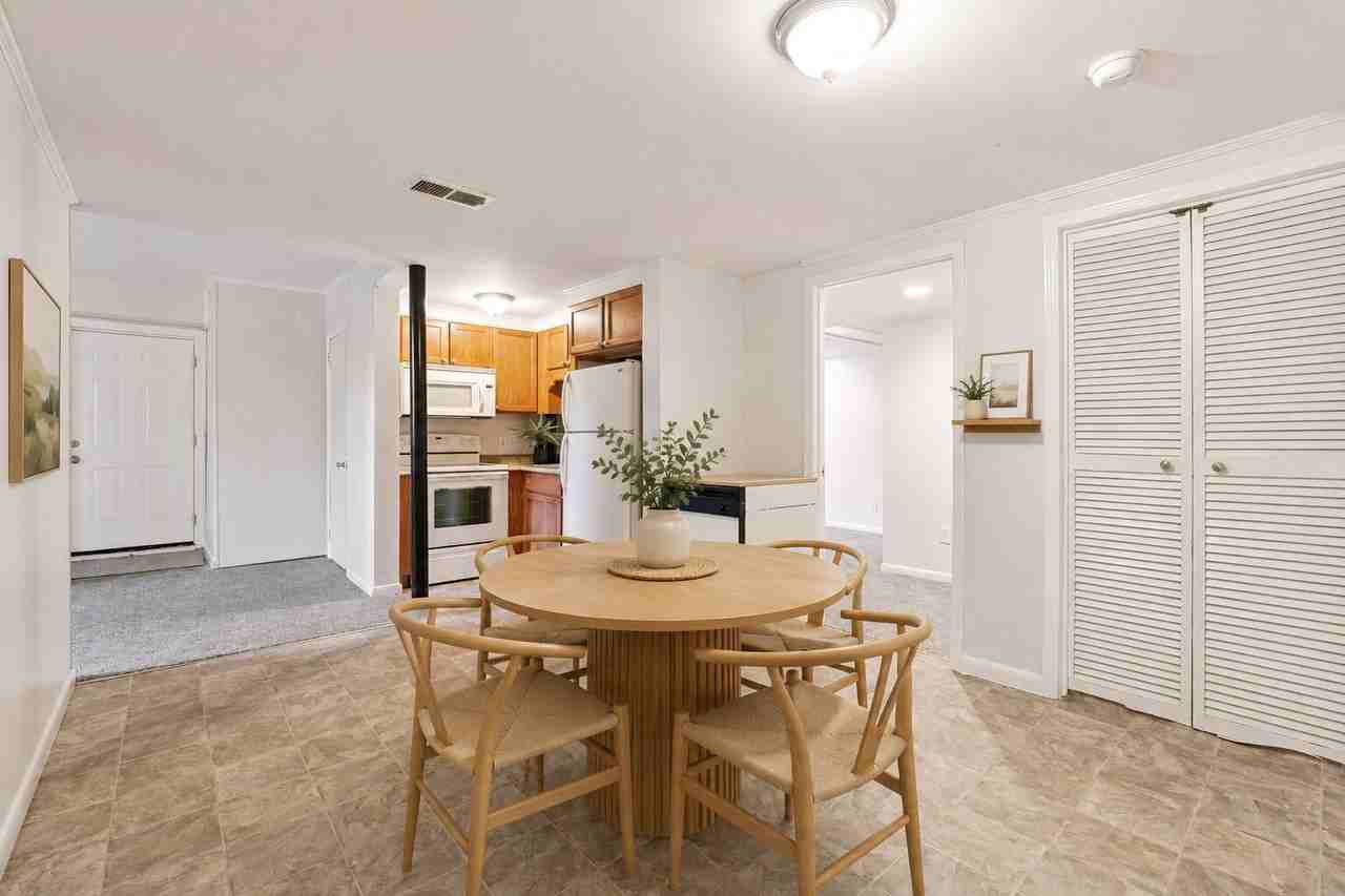 2071/2073 E Roxboro Rd #2073B - Photo 6 of 19