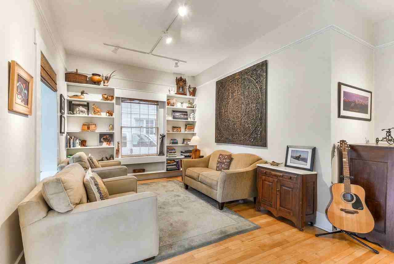 1218 W Oak St - Photo 6 of 45