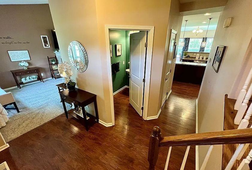 11 Airmont Dr - Photo 3 of 9