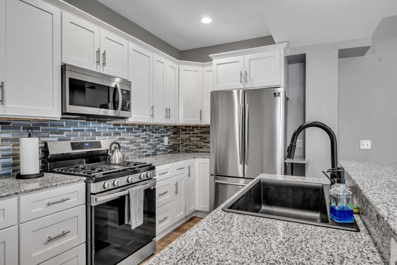 184 14th St - Photo 4 of 44