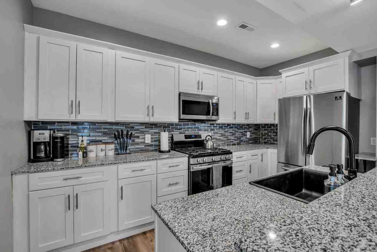 184 14th St - Photo 5 of 44