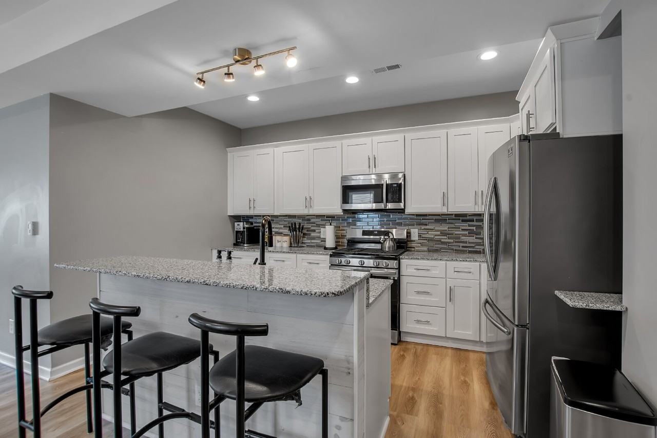 184 14th St - Photo 6 of 44