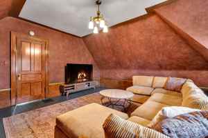 featured image of 214 Norwood Ave