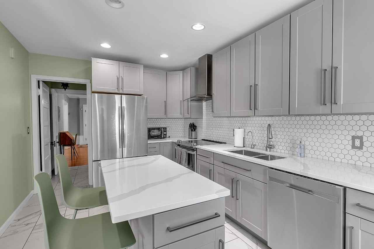 214 Norwood Ave - Photo 7 of 50