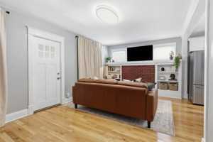 featured image of 23 Norwalk Ave #2