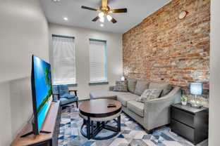 44 E Utica St #1C - Photo 1 of 1