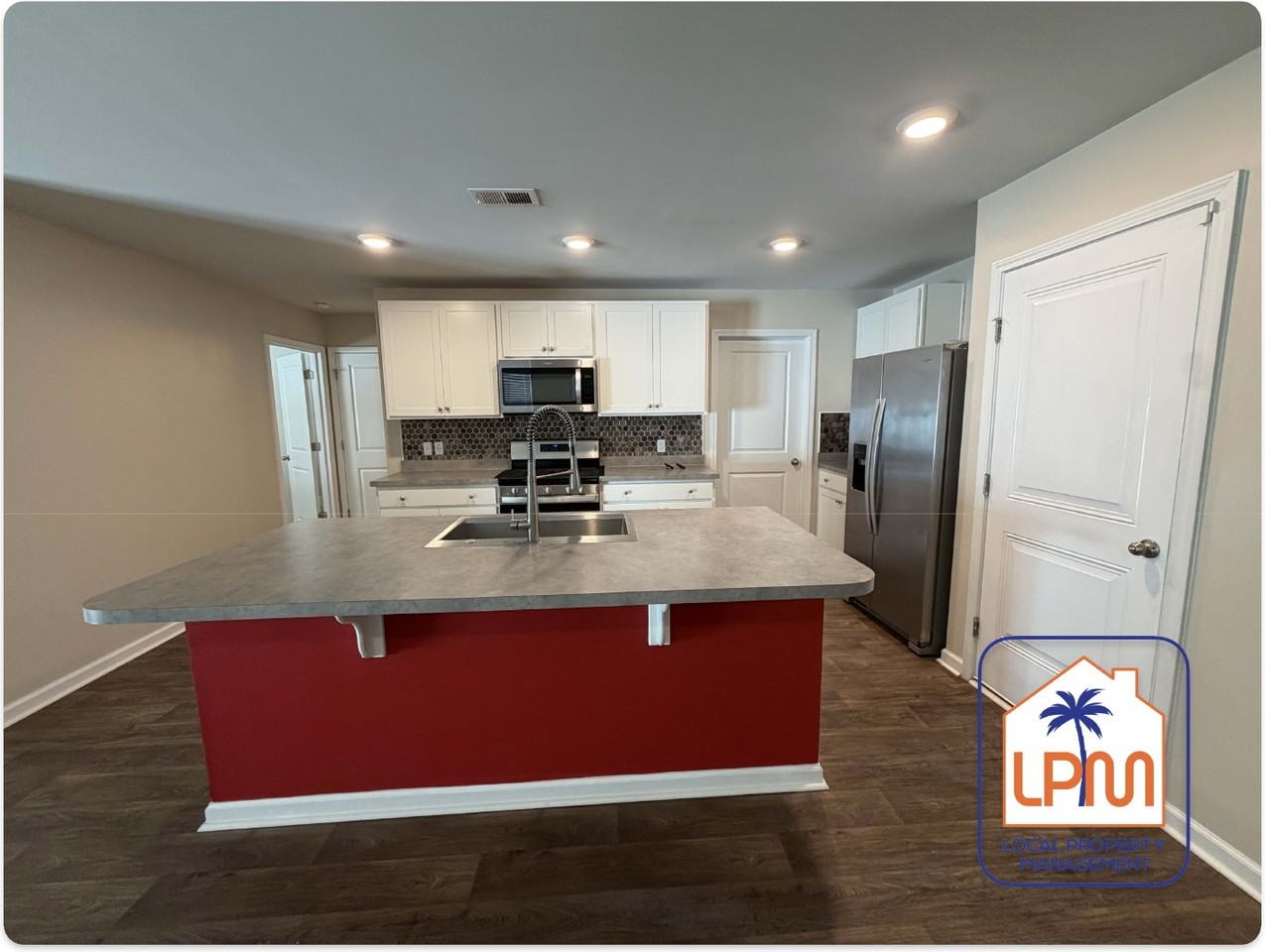 156 Auditorium Rd - Photo 5 of 34