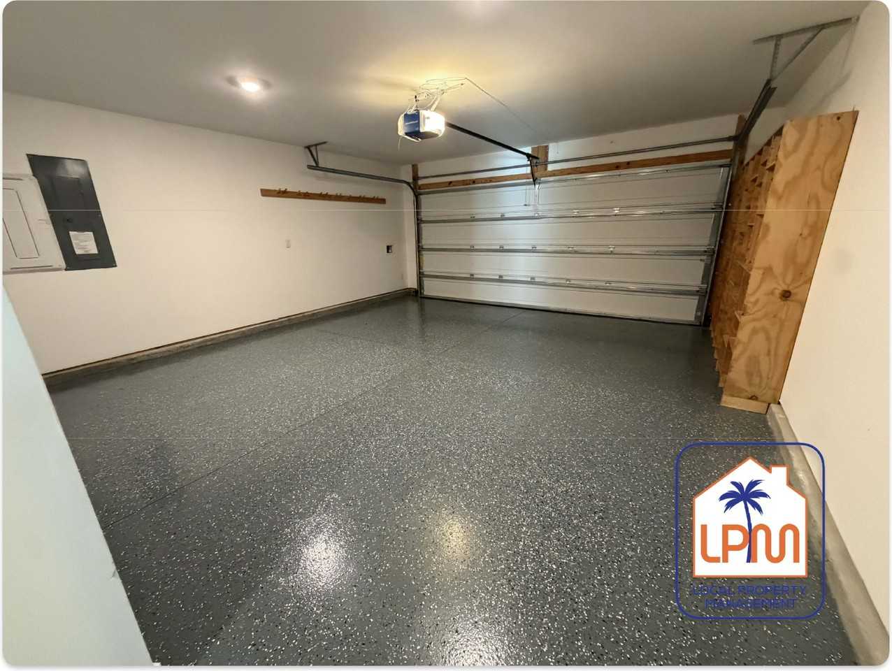 156 Auditorium Rd - Photo 7 of 34