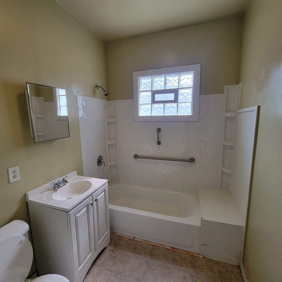 4824 E New York St - Photo 2 of 9