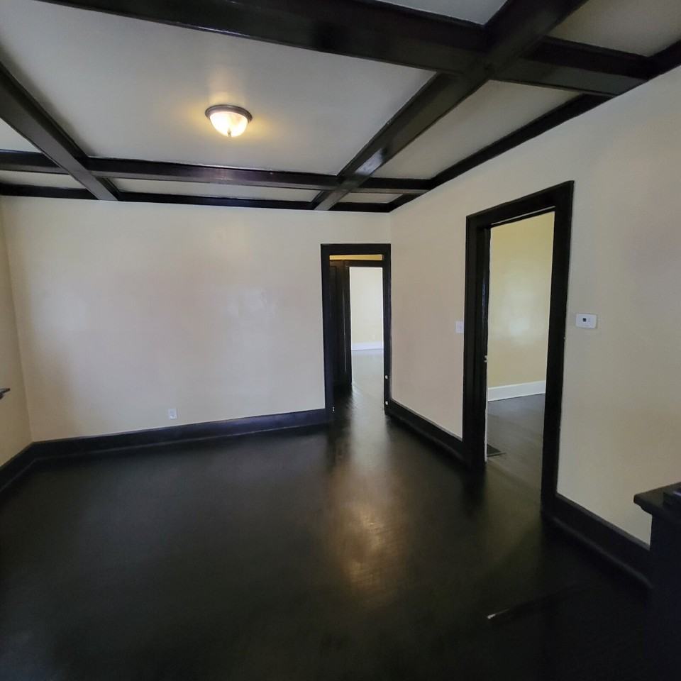 4824 E New York St - Photo 3 of 9