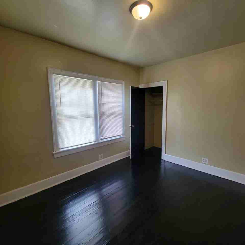 4824 E New York St - Photo 4 of 9