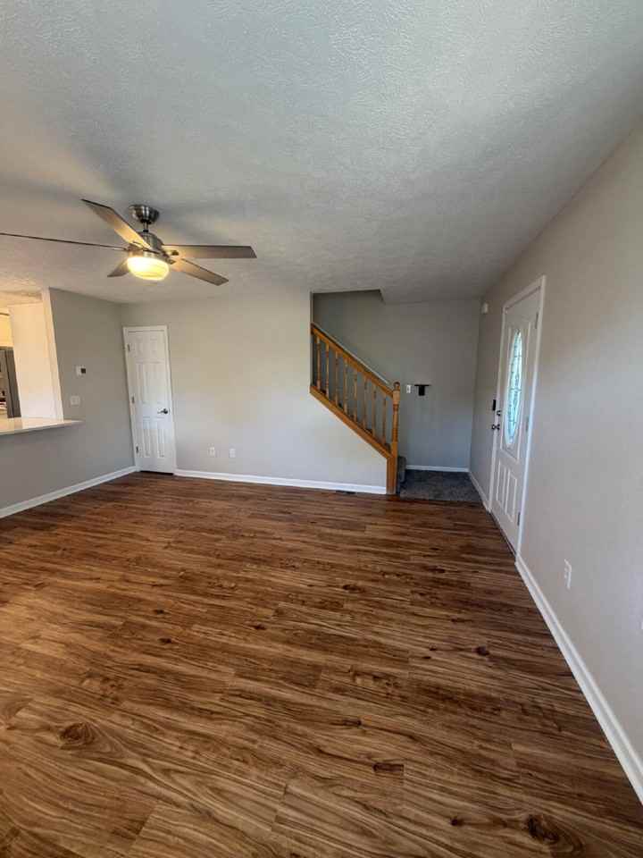 369 Knox Ave - Photo 2 of 31