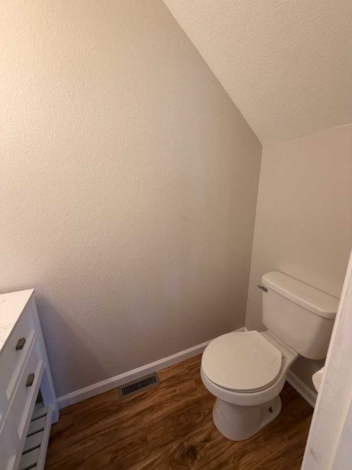 369 Knox Ave - Photo 5 of 31