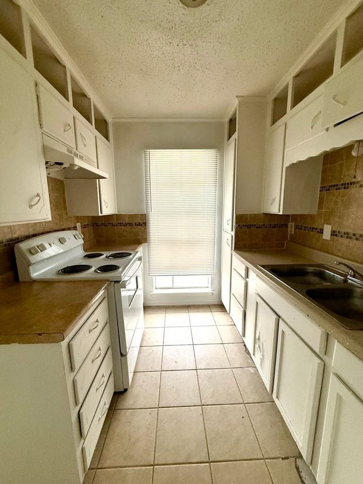 Eastgate Apartments - Photo 5 of 19
