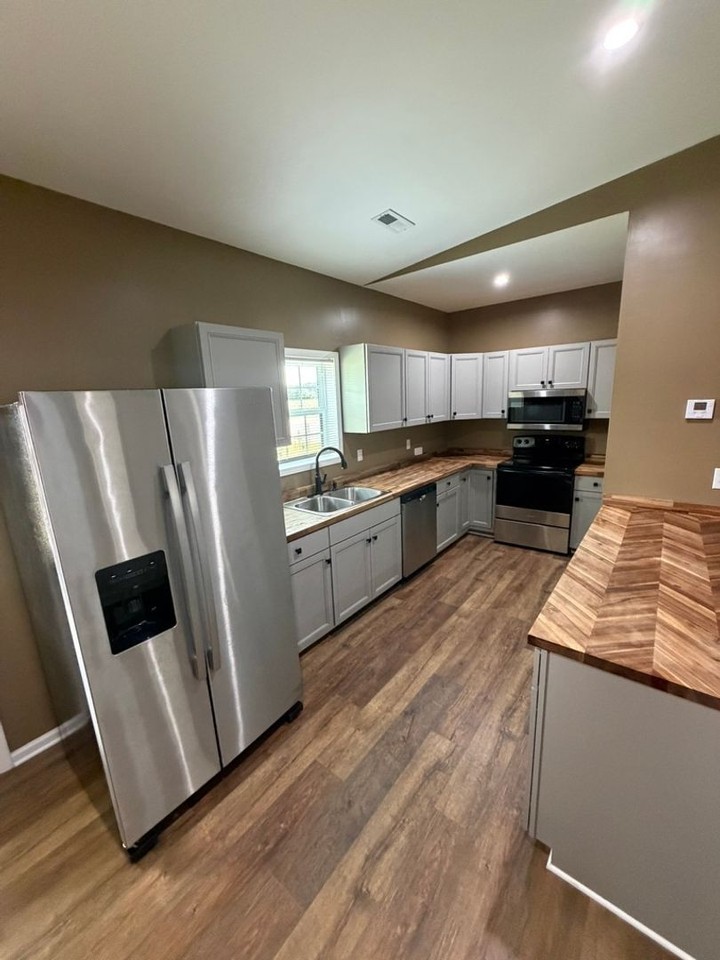 516 County Road 329 - Photo 4 of 15