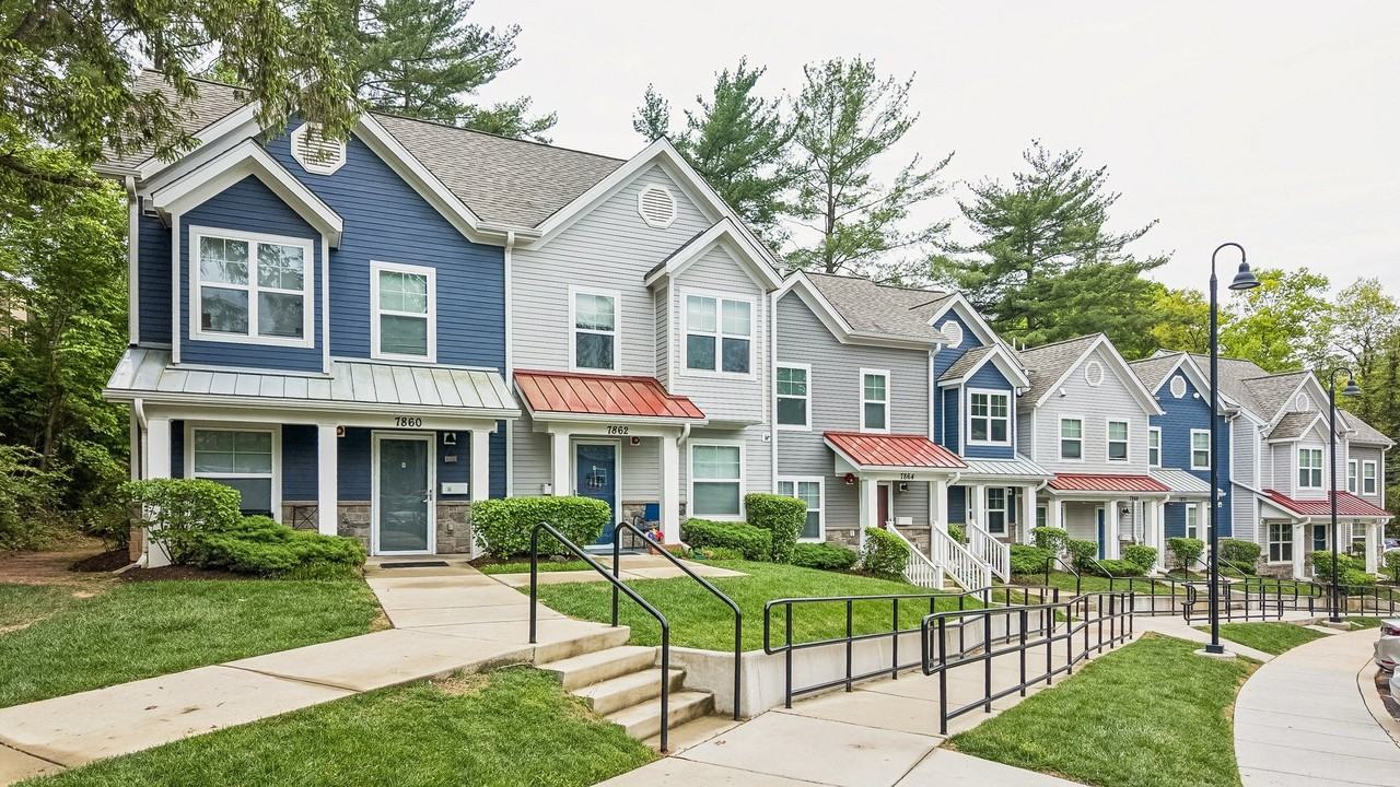 Scotland Townhomes - Photo 3 of 18