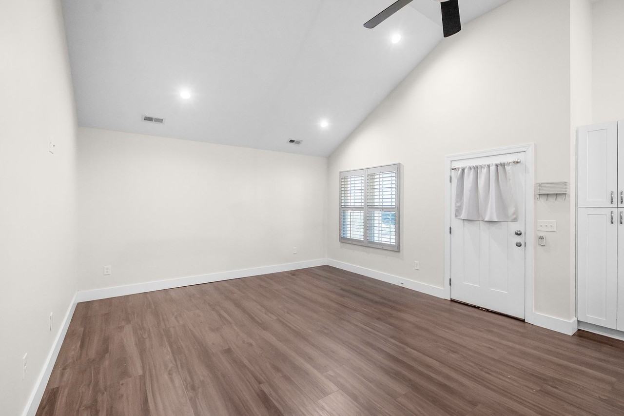 3009 Reid Ave - Photo 5 of 41