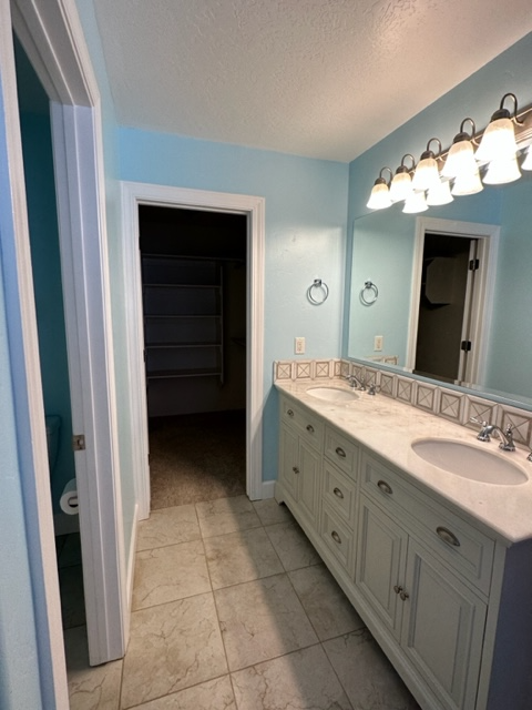 587 E Wyngate Pointe Ln - Photo 3 of 12