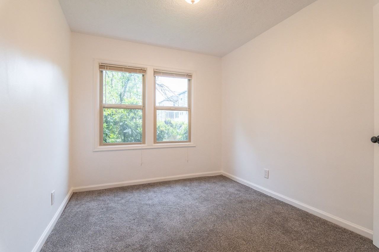 Glencourt Apartments - Photo 7 of 39