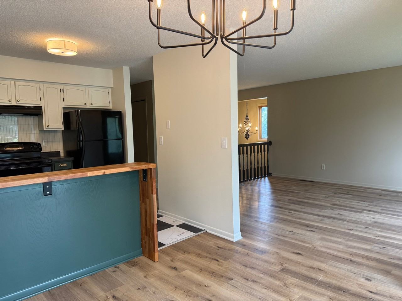 8916 Magnolia Ln N - Photo 6 of 21