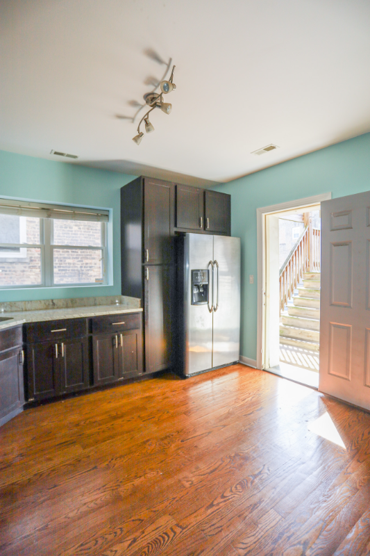 2043 W Arthur Ave #2 - Photo 3 of 16