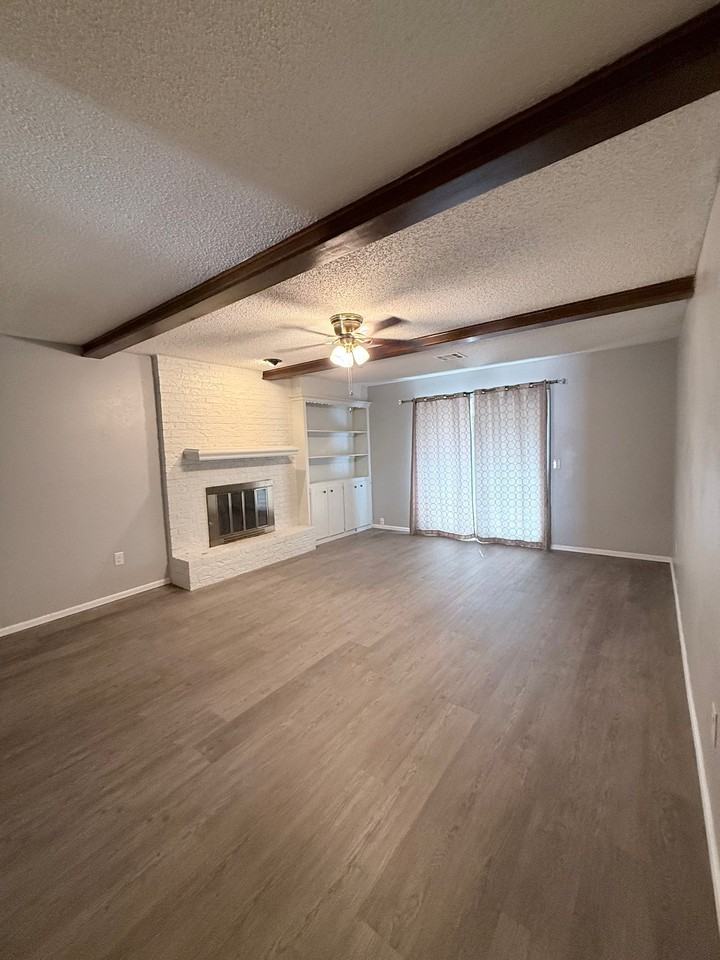 14305 Scott St - Photo 3 of 9