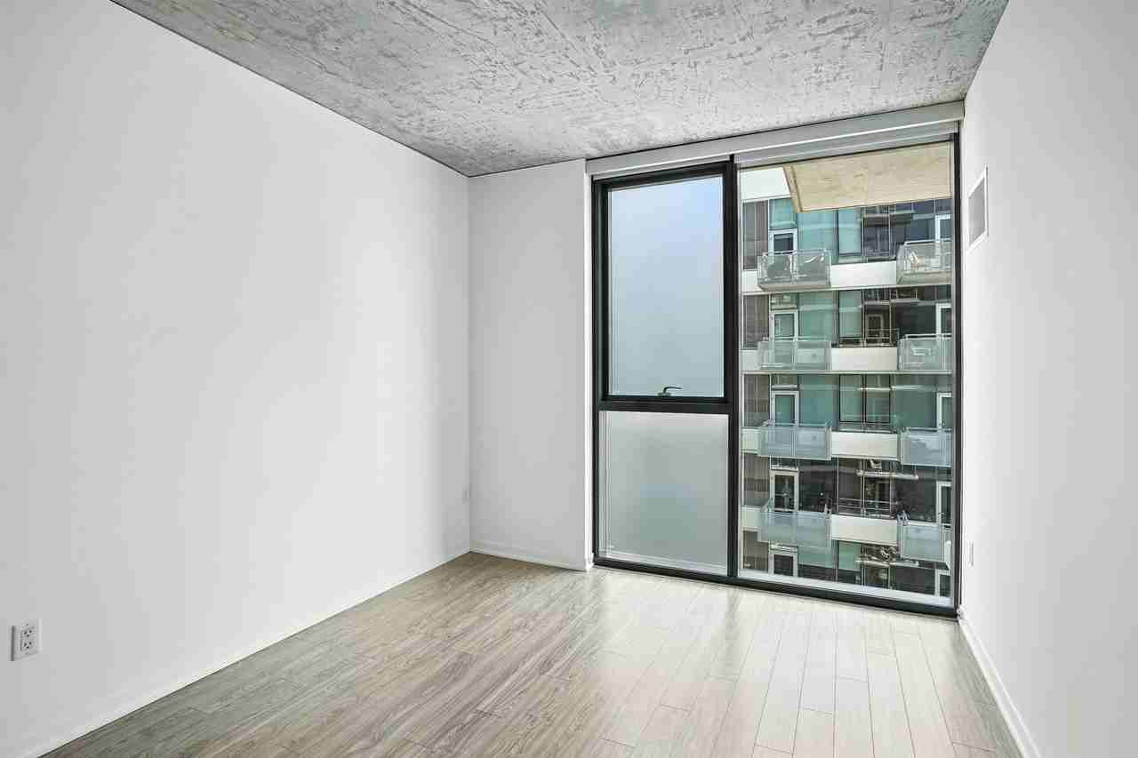 1303 S Wabash Ave - Photo 5 of 14
