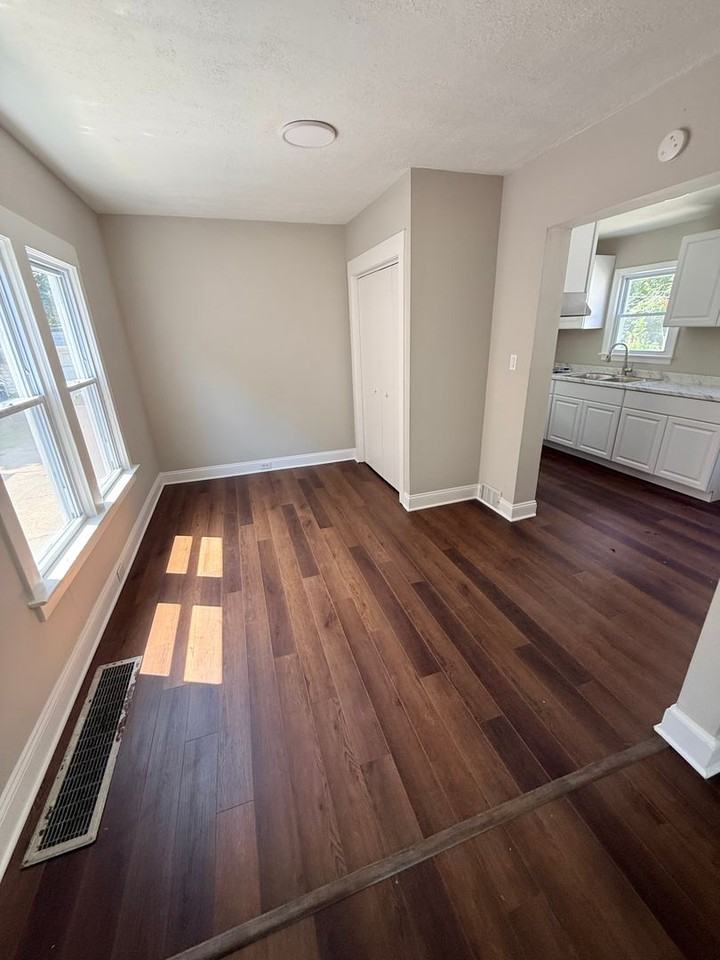 1474 E 175th St - Photo 2 of 5
