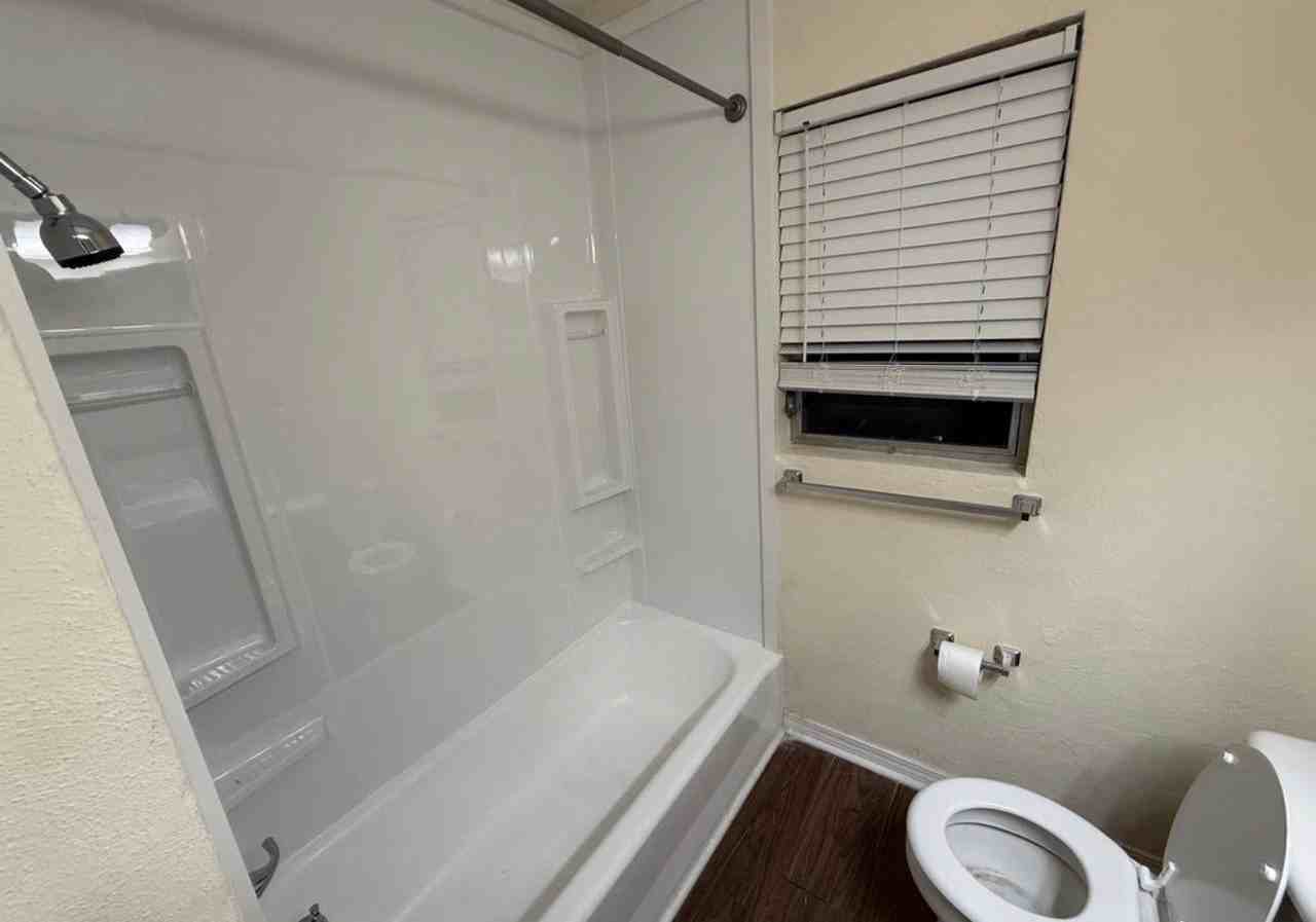 24 Ivanhoe Ave - Photo 7 of 10