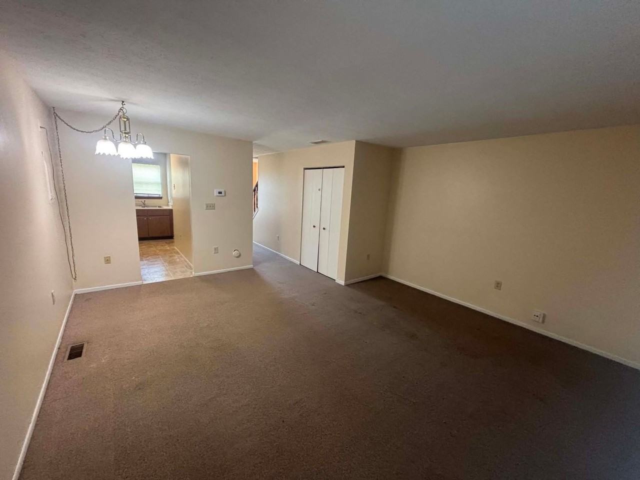2745 Brookshire Ln - Photo 5 of 18