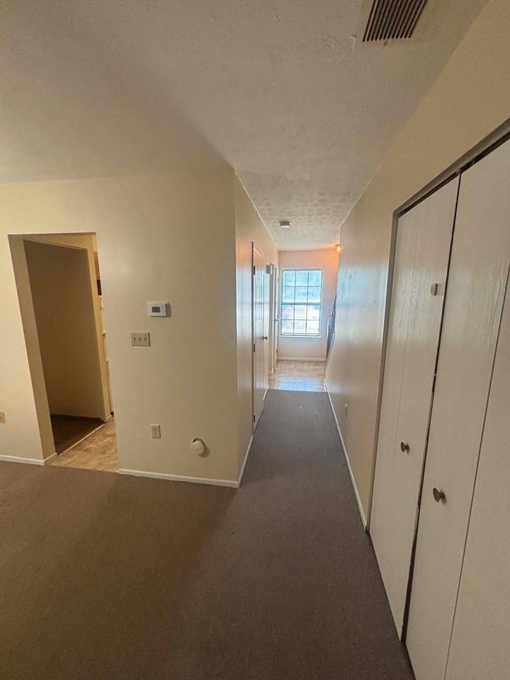 2745 Brookshire Ln - Photo 4 of 18