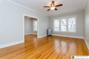 featured image of 944 S Oak Park Ave