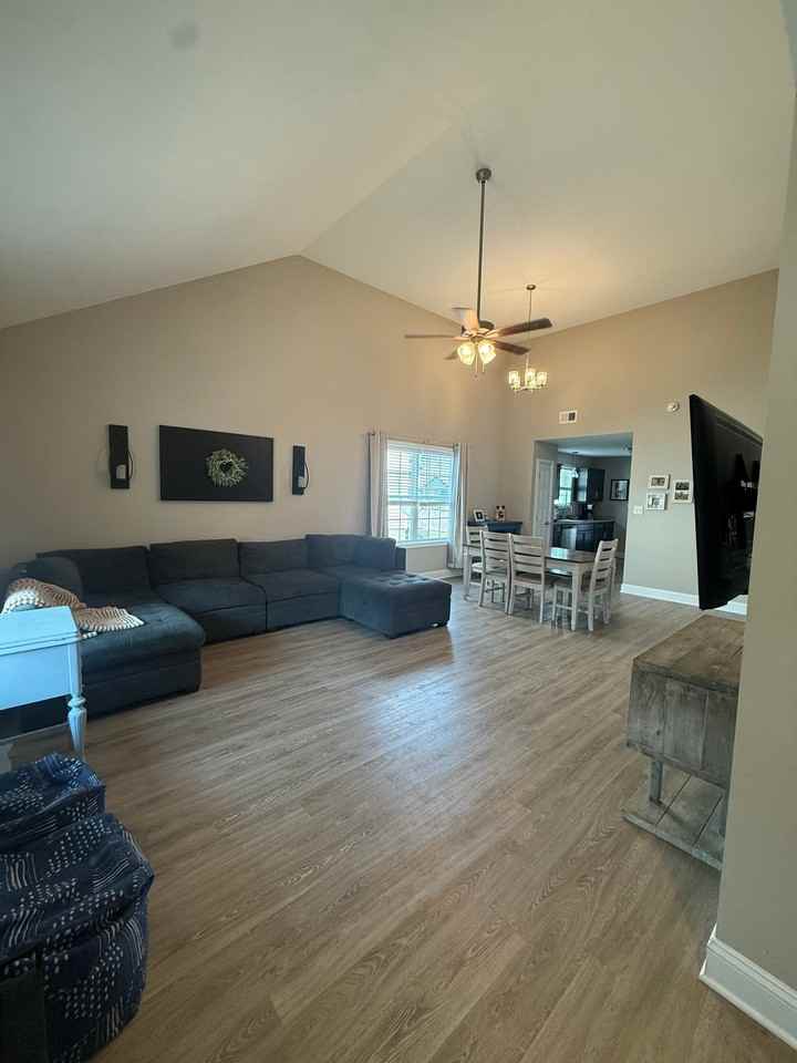 874 Lutz Ln - Photo 3 of 21