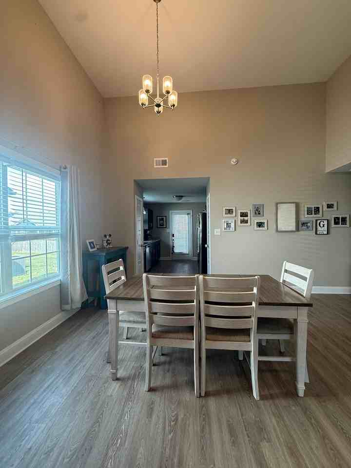 874 Lutz Ln - Photo 7 of 21