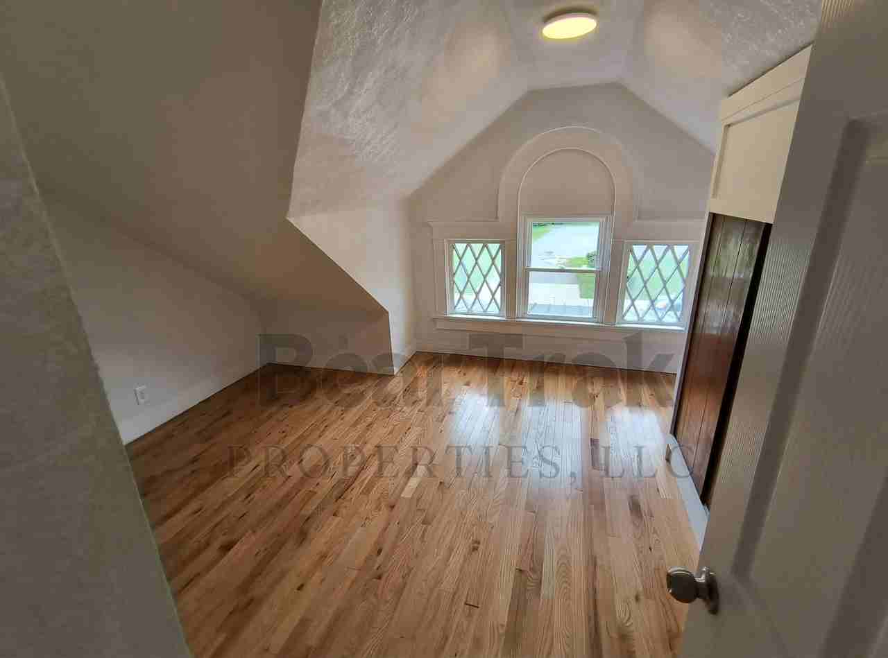 1339 Charles St #B - Photo 2 of 12